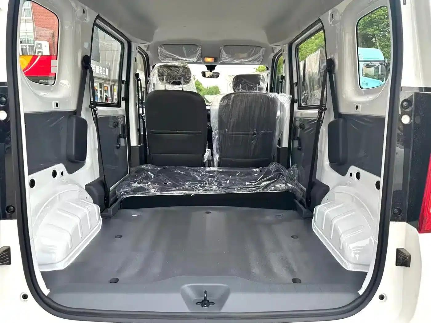 Wuling Sunshine New Energy 2025 Model 305km/h Progressive Edition — миниатюра 5