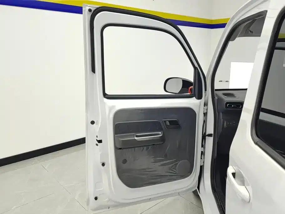 Wuling Sunshine New Energy 2025 Model 201km Standard Edition — миниатюра 7