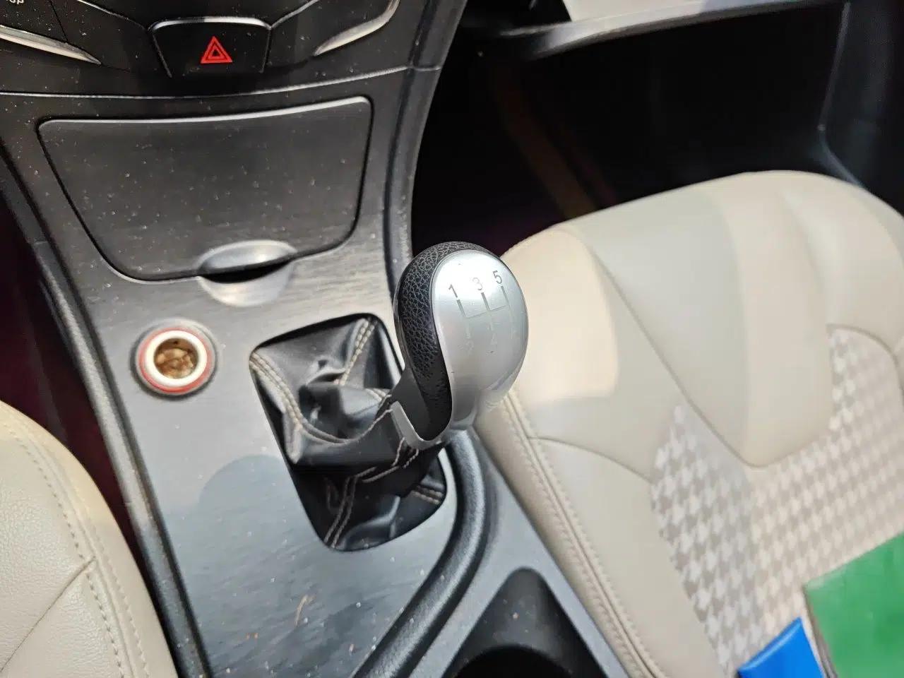 GAC Trumpchi GA3S Vision 2014 1.6L Manual Elite Edition — миниатюра 14
