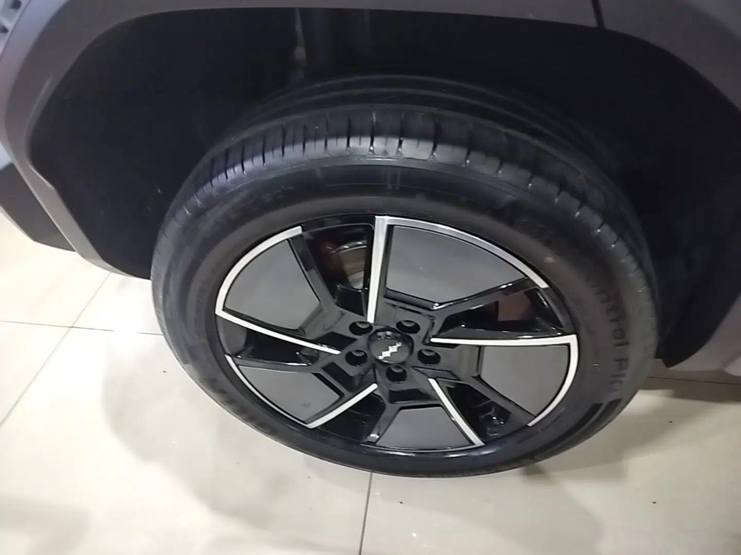 Formula Leopard Titanium 3 2025 501KM All-Wheel Drive Intelligent Driving Ultra Version — миниатюра 11