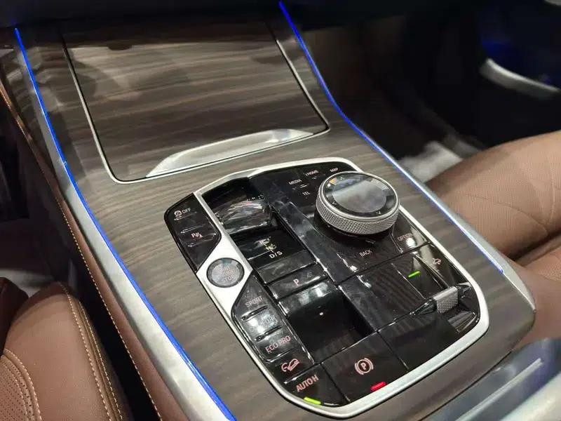 BMW X7 2024 xDrive40i Leading Luxury Package 7-seater — миниатюра 18
