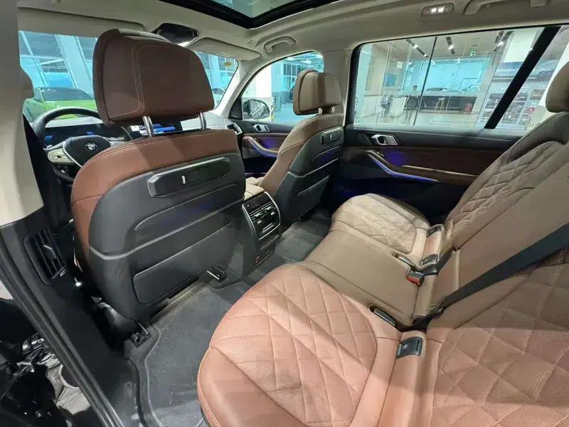 BMW X7 2024 xDrive40i Leading Luxury Package 7-seater — миниатюра 21