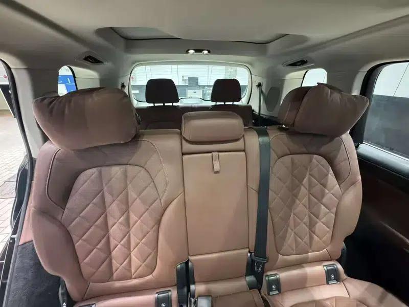 BMW X7 2024 xDrive40i Leading Luxury Package 7-seater — миниатюра 24