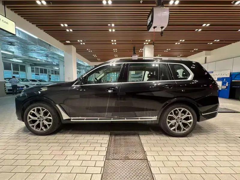 BMW X7 2024 xDrive40i Leading Luxury Package 7-seater — миниатюра 4