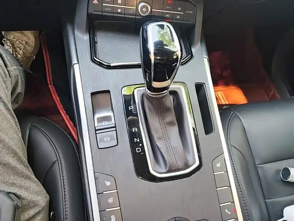 Weipai VV5 2017 2.0T Super Luxury Edition — миниатюра 14