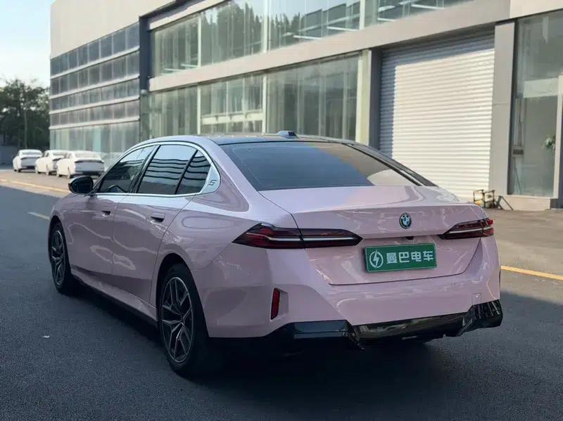 BMW i5 2025 eDrive40L Luxury Package — миниатюра 5