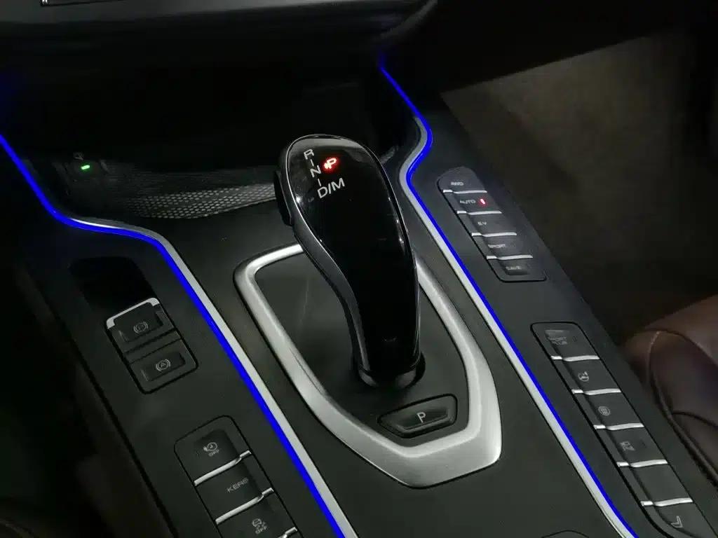 Weipai VV7 New Energy 2020 PHEV 2.0T Flagship Edition — миниатюра 13