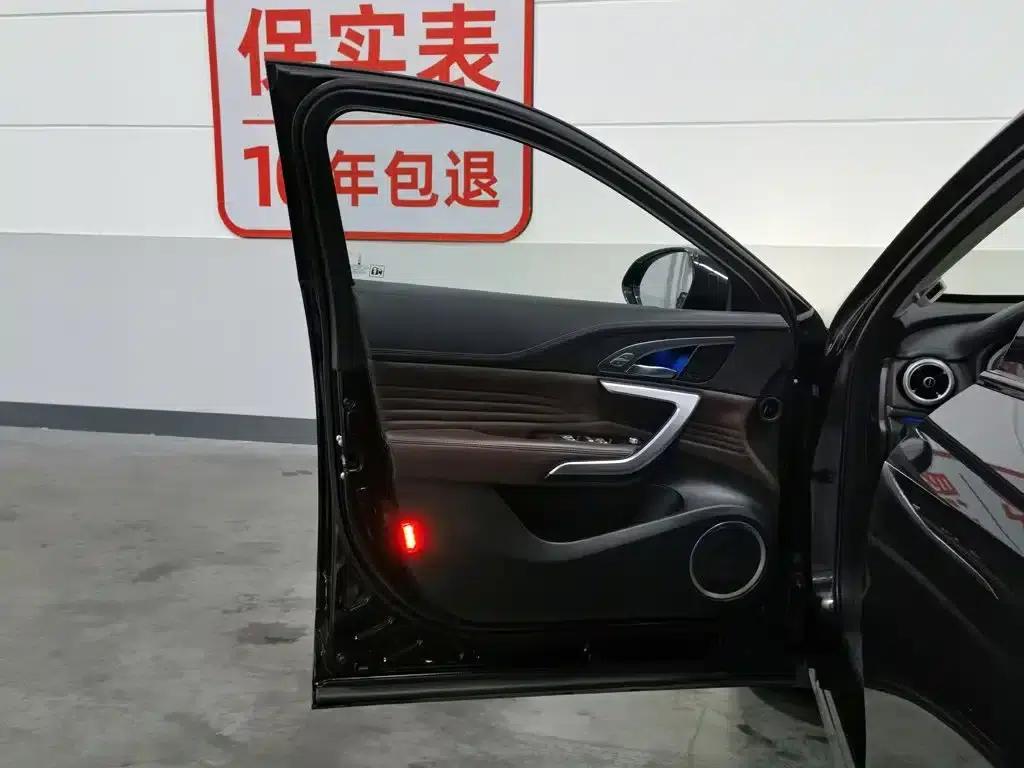 Weipai VV7 New Energy 2020 PHEV 2.0T Flagship Edition — миниатюра 8