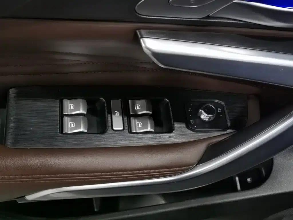 Weipai VV7 New Energy 2020 PHEV 2.0T Flagship Edition — миниатюра 9