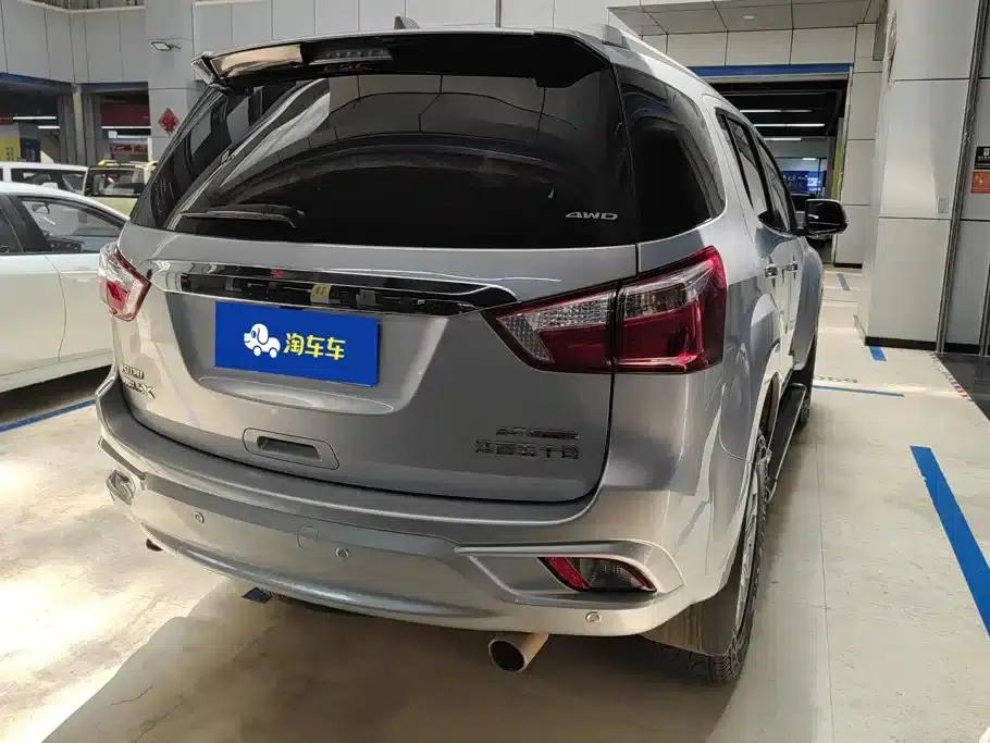 mu-X 2022 2.0T Gasoline Automatic 4WD Enjoyable S-Type 5-Seater — миниатюра 3