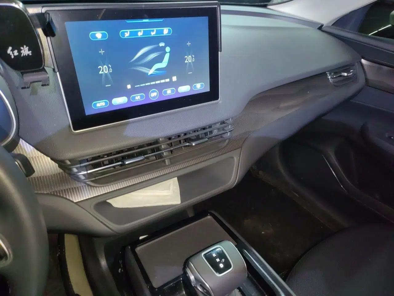 Hongqi E-QM5 2022 431 km Charge & Enjoy Edition — миниатюра 12