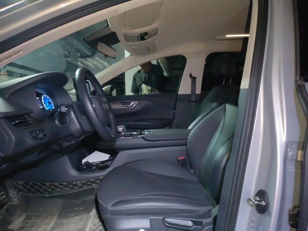 Hongqi E-QM5 2022 431 km Charge & Enjoy Edition — миниатюра 14