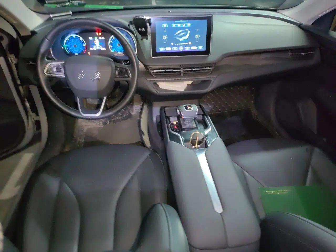 Hongqi E-QM5 2022 431 km Charge & Enjoy Edition — миниатюра 18