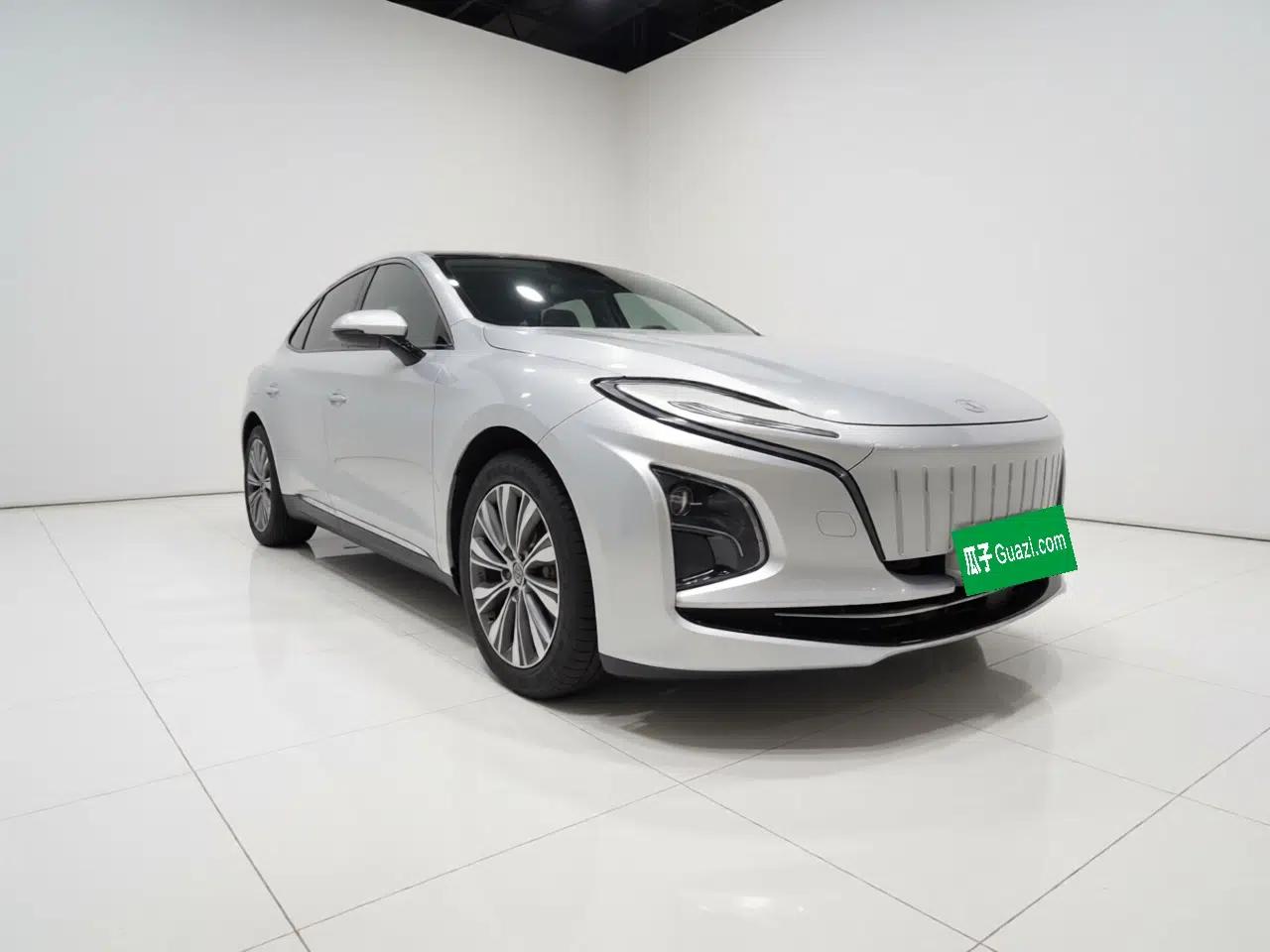 Hongqi E-QM5 2022 431 km Charge & Enjoy Edition — миниатюра 3
