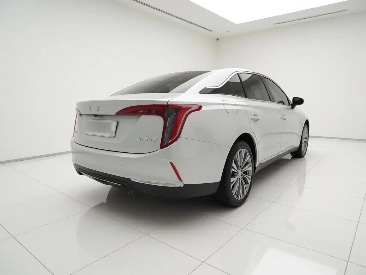 Hongqi E-QM5 2022 431 km Charge & Enjoy Edition — миниатюра 6