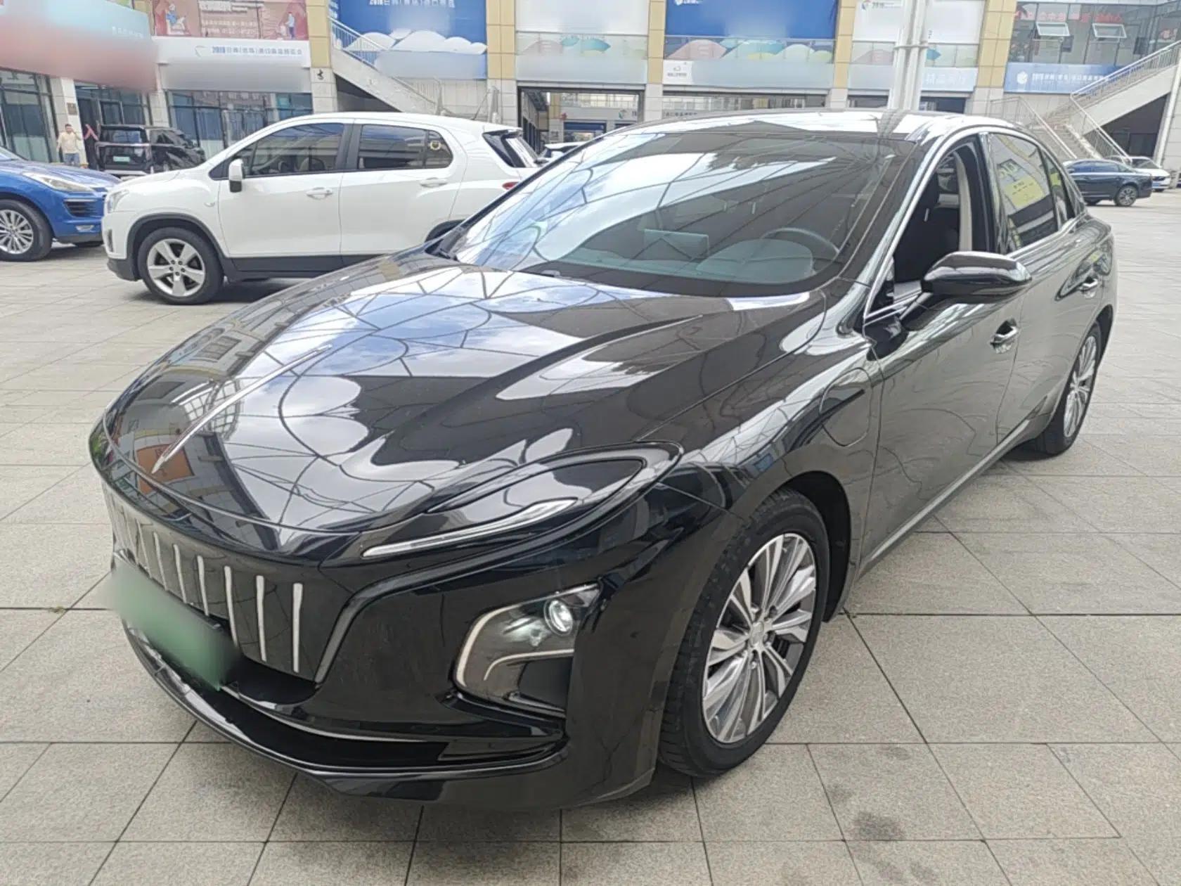 Hongqi E-QM5 2023 560km PLUS — миниатюра 1