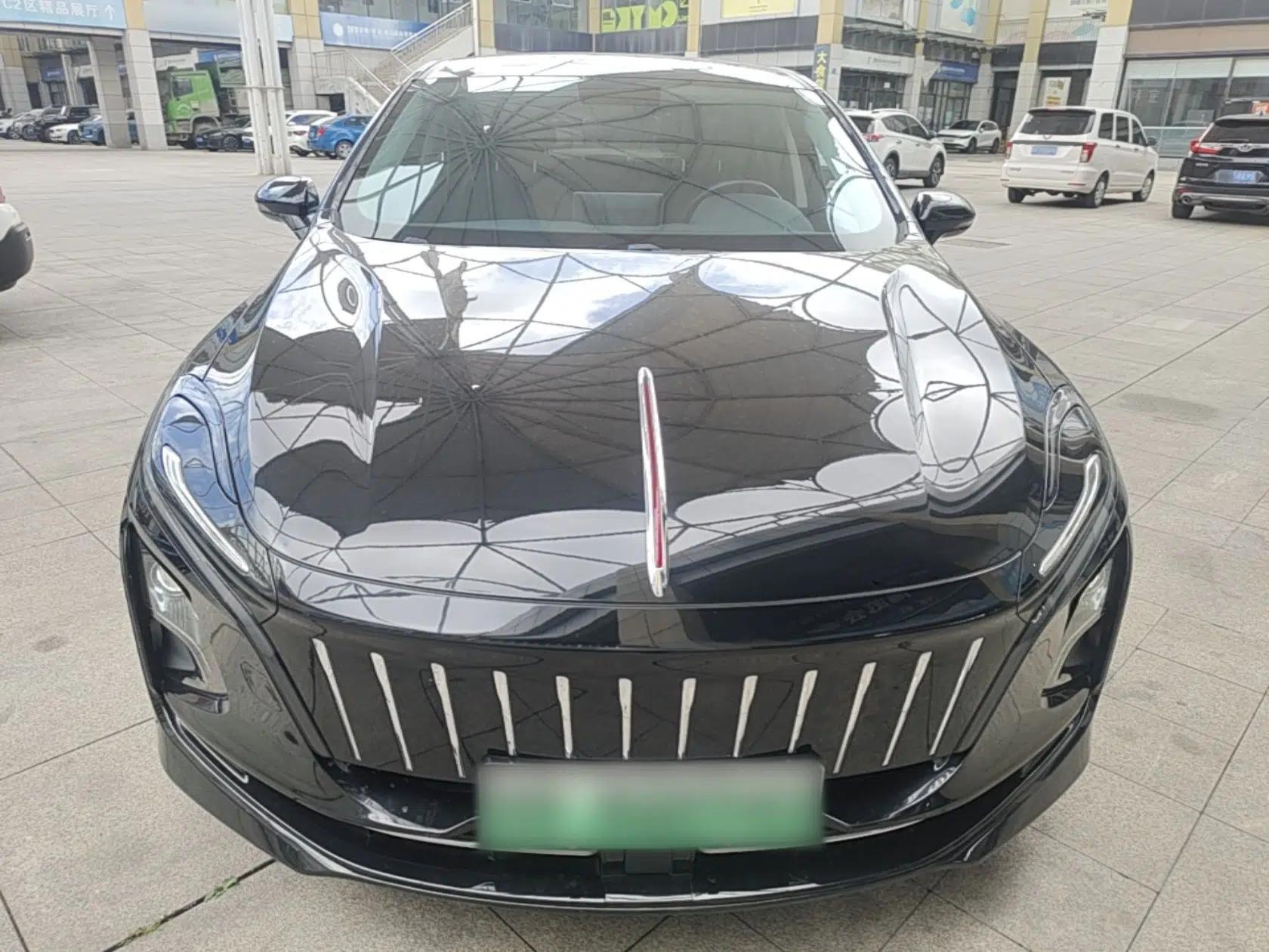Hongqi E-QM5 2023 560km PLUS — миниатюра 2