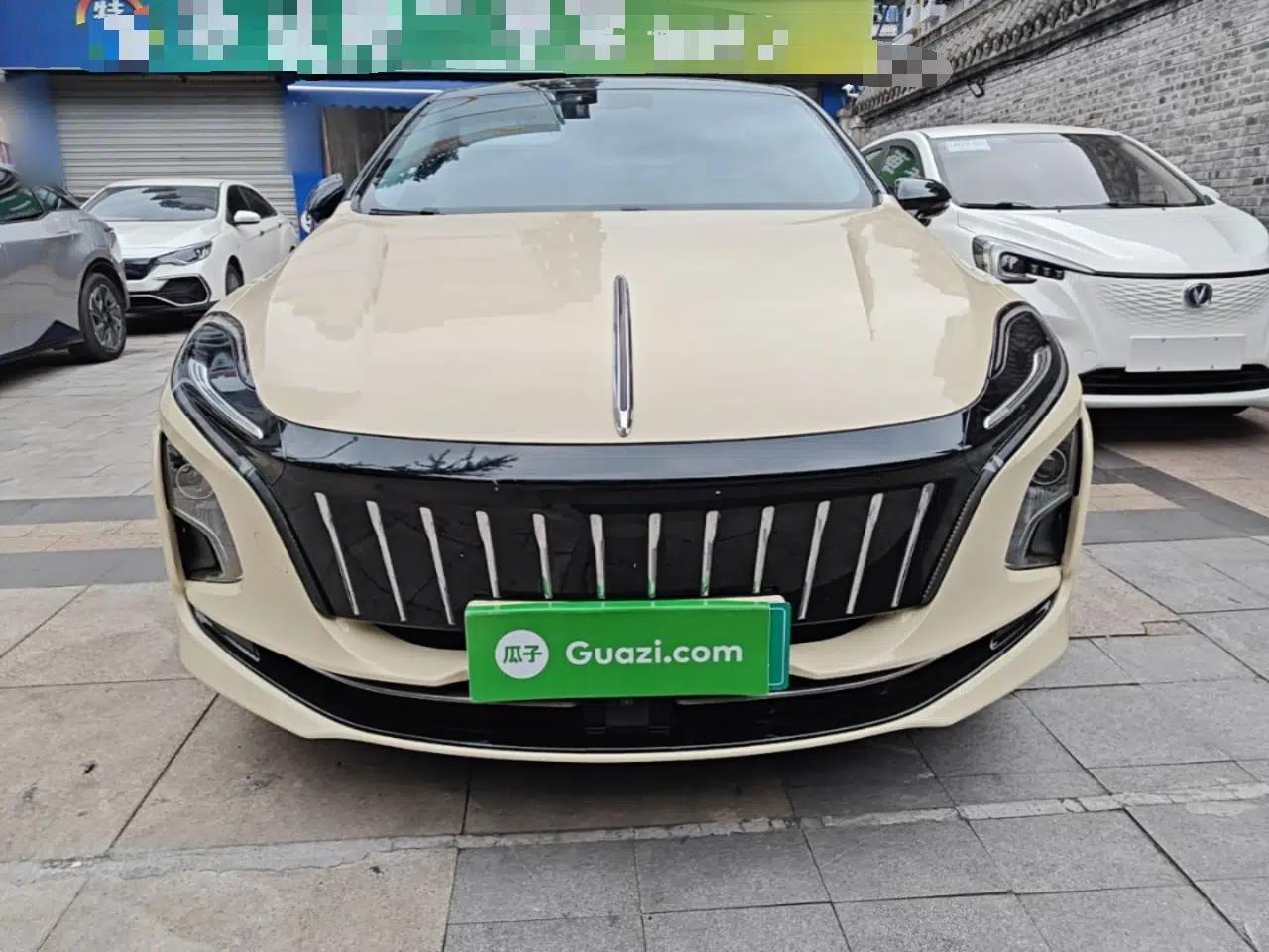 Hongqi E-QM5 2022 431 km Charge & Enjoy Edition — миниатюра 2