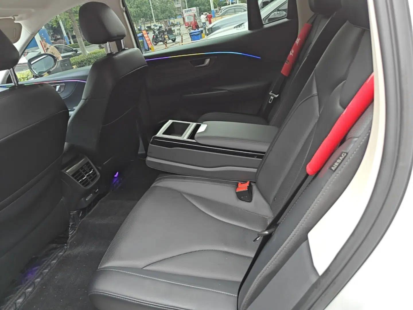 Hongqi E-QM5 2022 431 km Charge & Enjoy Edition — миниатюра 20