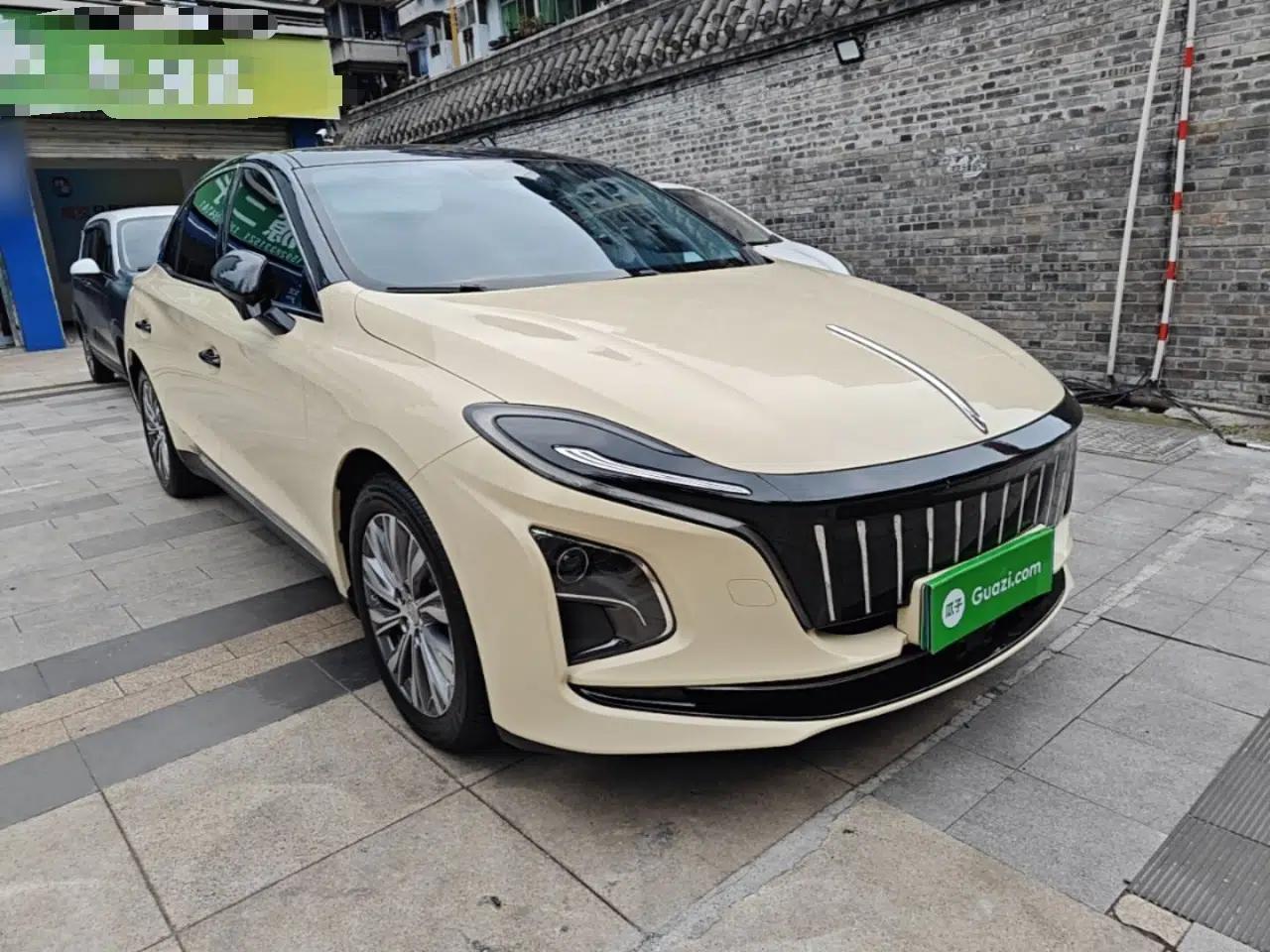 Hongqi E-QM5 2022 431 km Charge & Enjoy Edition — миниатюра 3