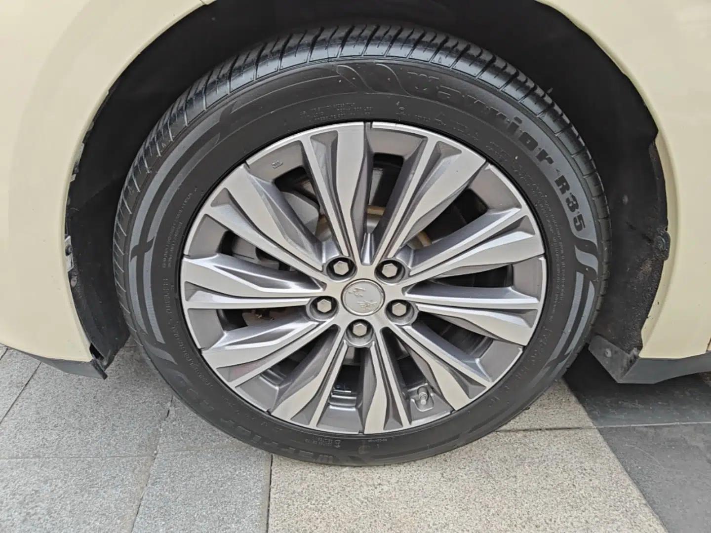 Hongqi E-QM5 2022 431 km Charge & Enjoy Edition — миниатюра 10