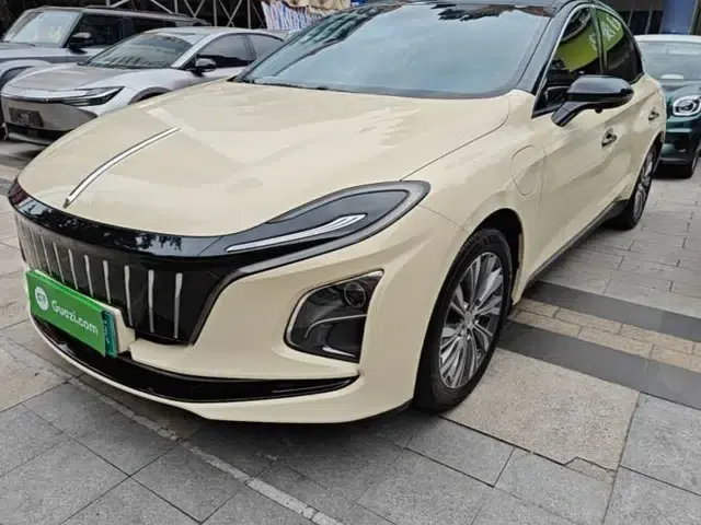 Hongqi E-QM5 2022 431 km Charge & Enjoy Edition