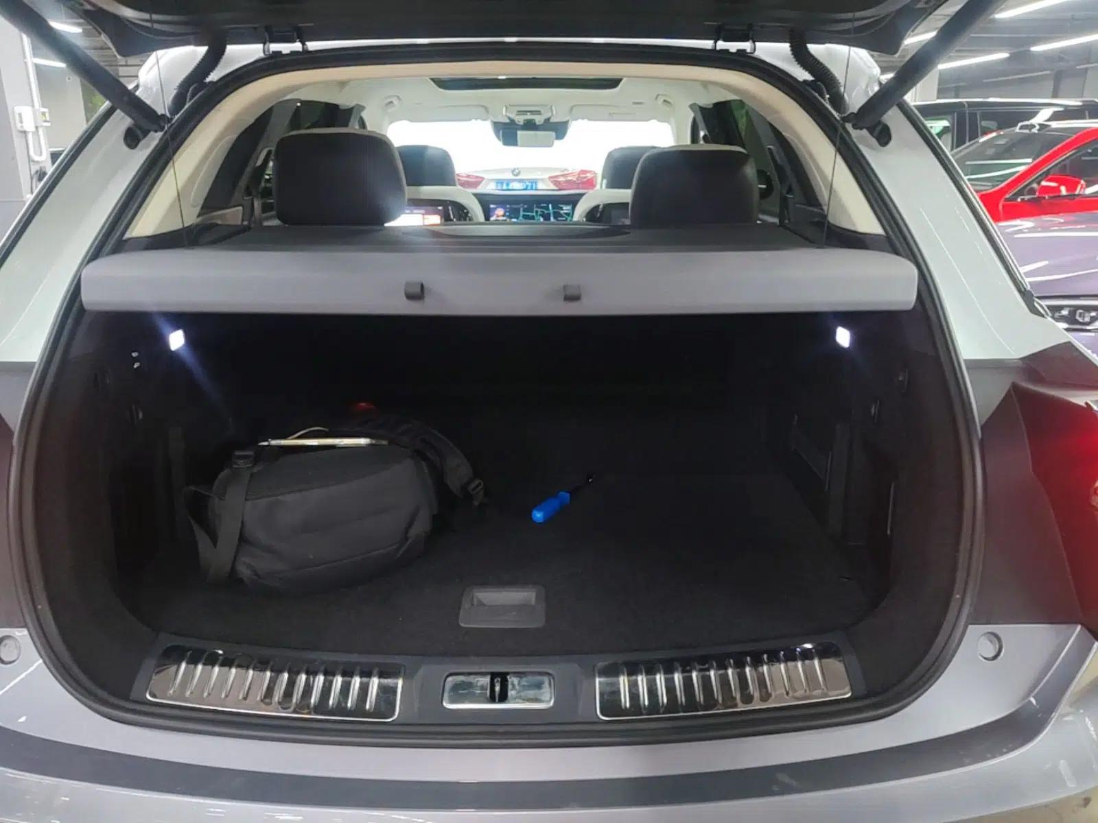 Hongqi E-HS9 2022 660 km Range Flagship Edition Four Seats — миниатюра 22