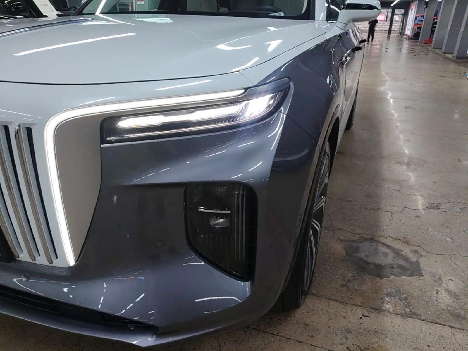 Hongqi E-HS9 2022 660 km Range Flagship Edition Four Seats — миниатюра 8