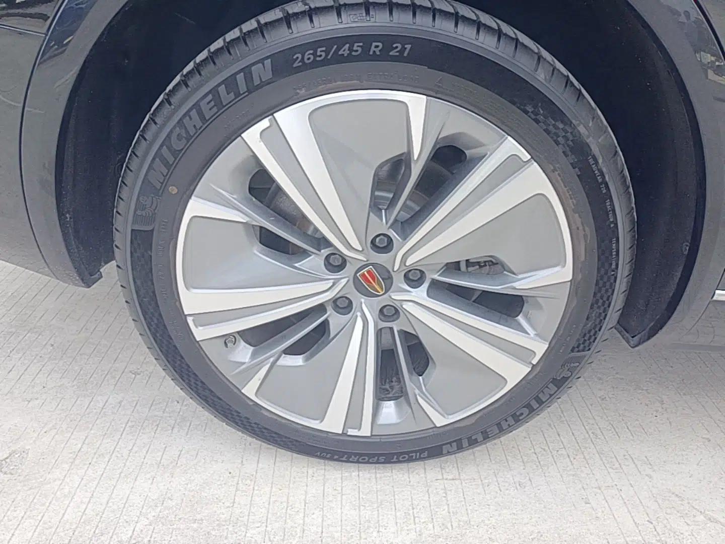 Hongqi E-HS9 2022 690 km Range Flagship Edition Six Seats — миниатюра 11