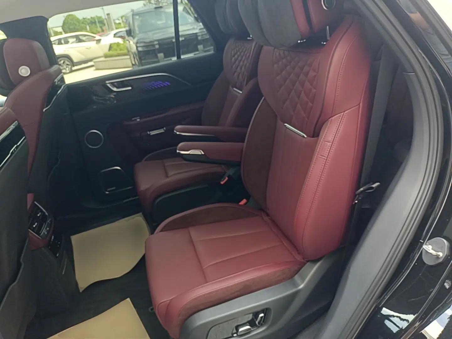 Hongqi E-HS9 2022 690 km Range Flagship Edition Six Seats — миниатюра 20