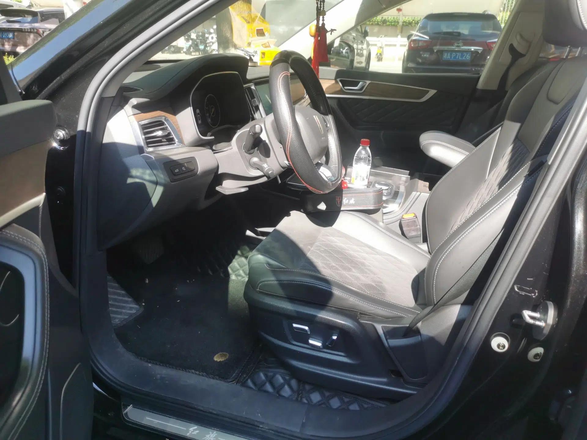 Hongqi HS7 2022 2.0T DCT Two-Wheel Drive Smart Connect Flagship Edition Five Seats — миниатюра 16
