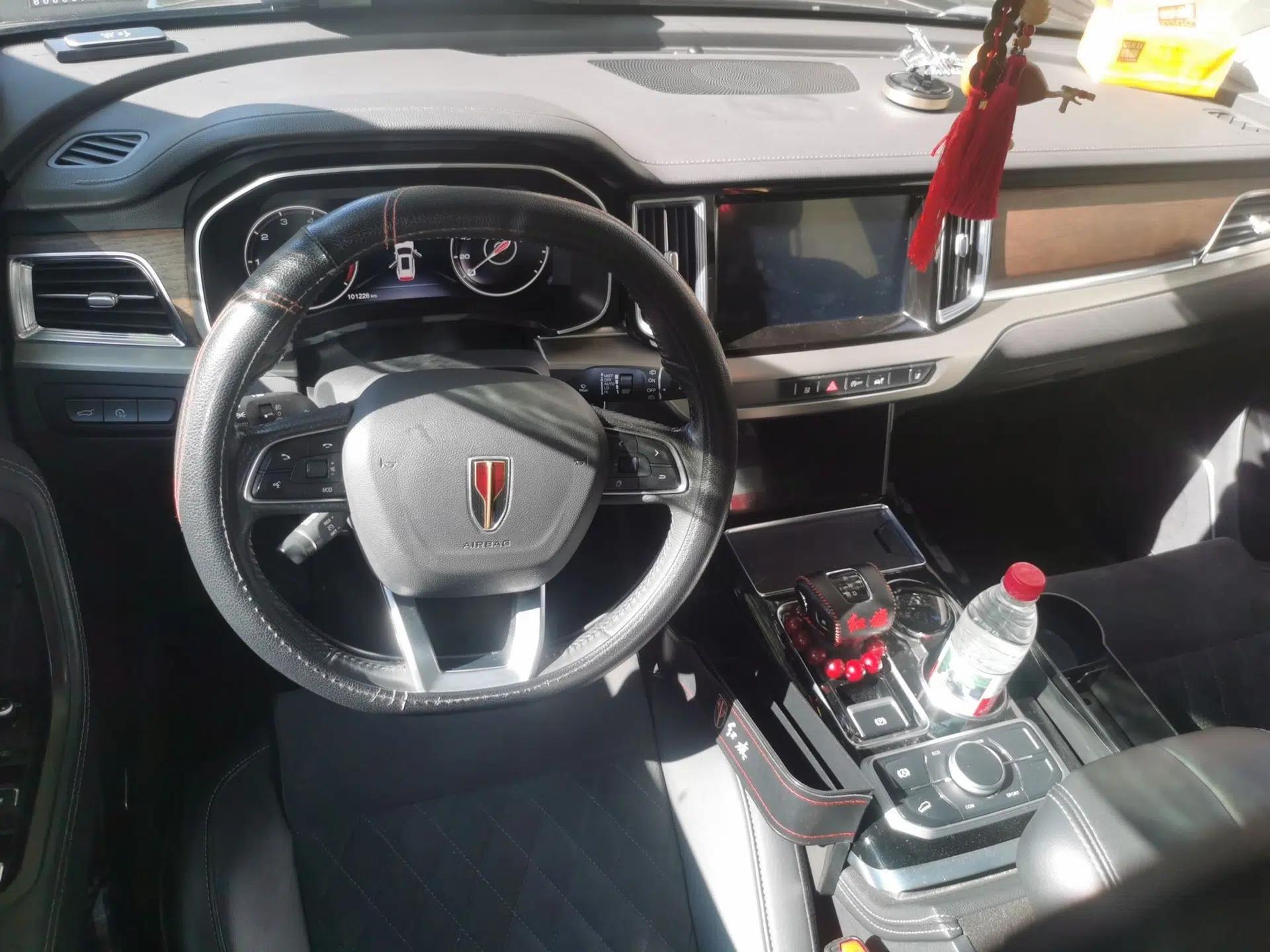Hongqi HS7 2022 2.0T DCT Two-Wheel Drive Smart Connect Flagship Edition Five Seats — миниатюра 9
