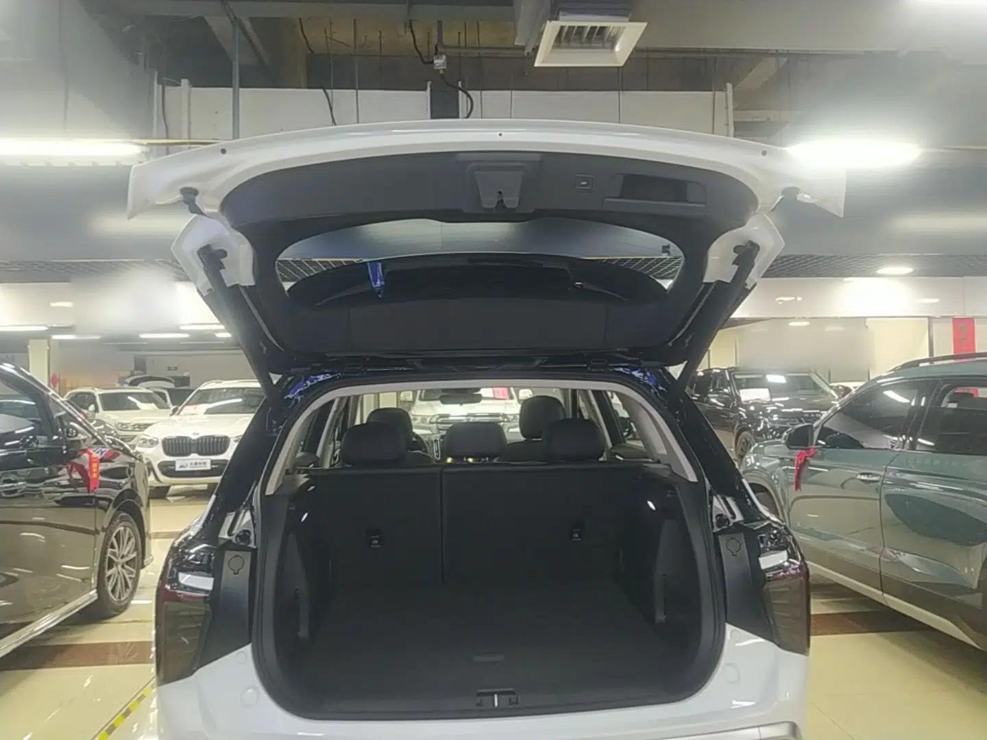 Hongqi HS3 PHEV 2025 Model PHEV 117km Jingwei PLUS Edition — миниатюра 22