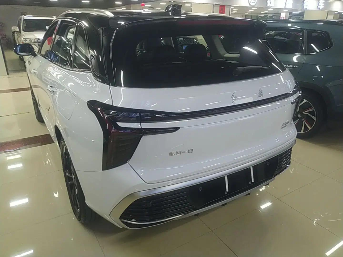 Hongqi HS3 PHEV 2025 Model PHEV 117km Jingwei PLUS Edition — миниатюра 4