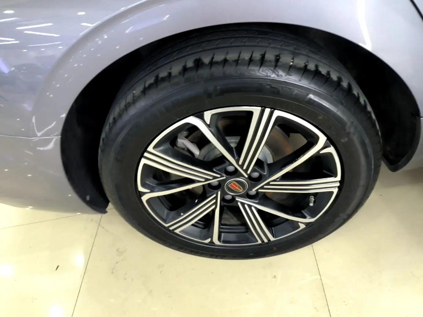 Hongqi H5 PHEV 2025 170 Super Hybrid Version — миниатюра 11