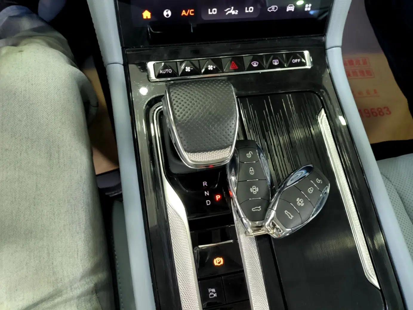 Hongqi H5 PHEV 2025 170 Super Hybrid Version — миниатюра 16