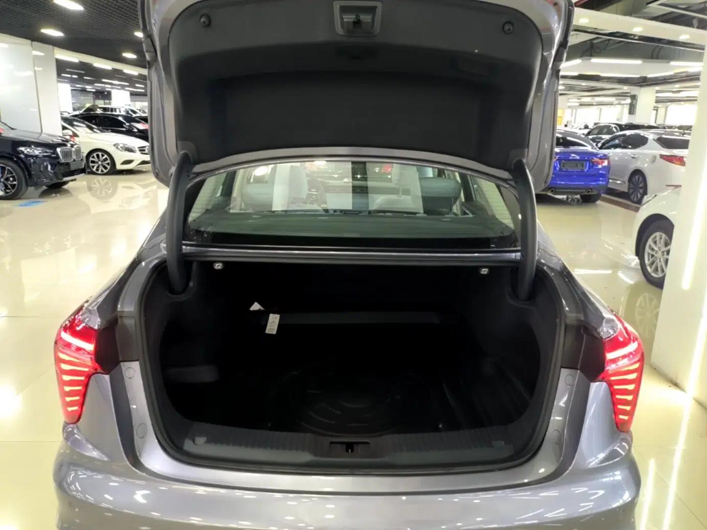 Hongqi H5 PHEV 2025 170 Super Hybrid Version — миниатюра 22