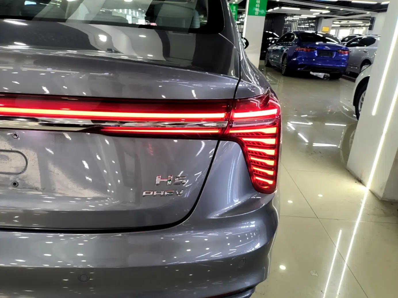 Hongqi H5 PHEV 2025 170 Super Hybrid Version — миниатюра 9