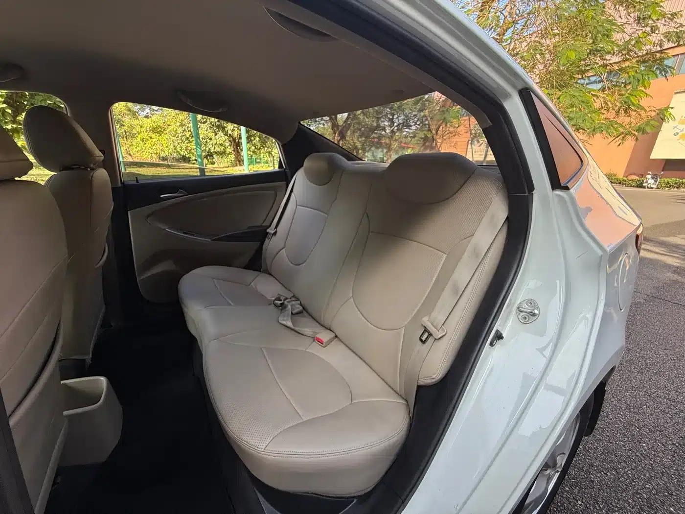 2014 Hyundai Reina 1.4L Automatic Intelligent GLS — миниатюра 8