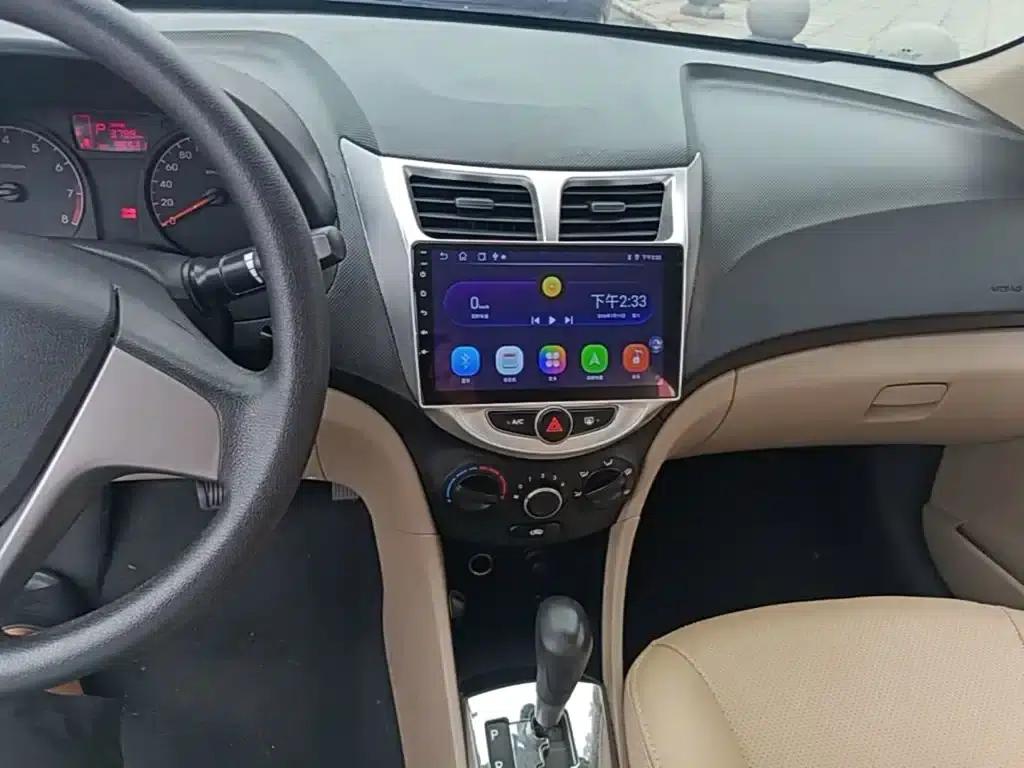 2014 Hyundai Reina 1.4L Automatic Intelligent GLS — миниатюра 13