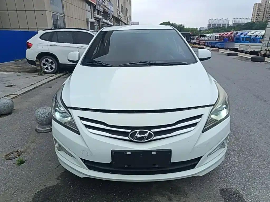 2014 Hyundai Reina 1.4L Automatic Intelligent GLS — миниатюра 3