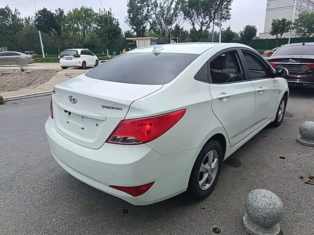 2014 Hyundai Reina 1.4L Automatic Intelligent GLS — миниатюра 7