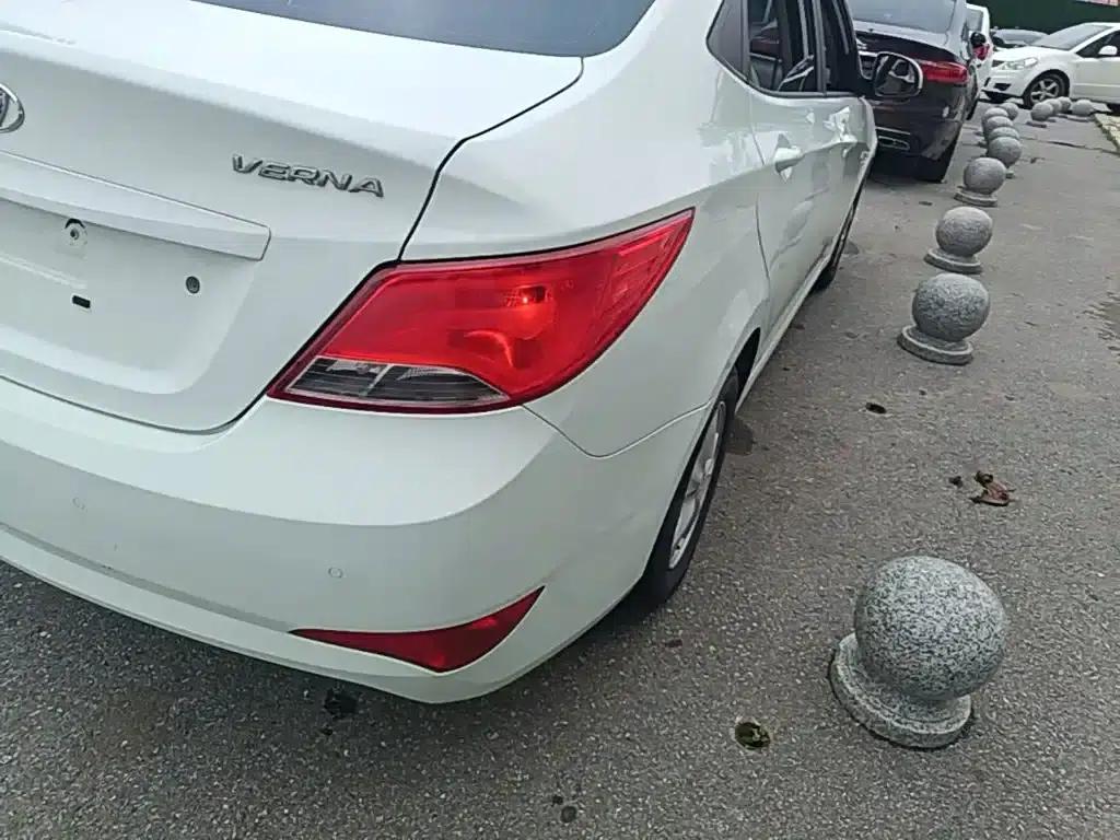 2014 Hyundai Reina 1.4L Automatic Intelligent GLS — миниатюра 8