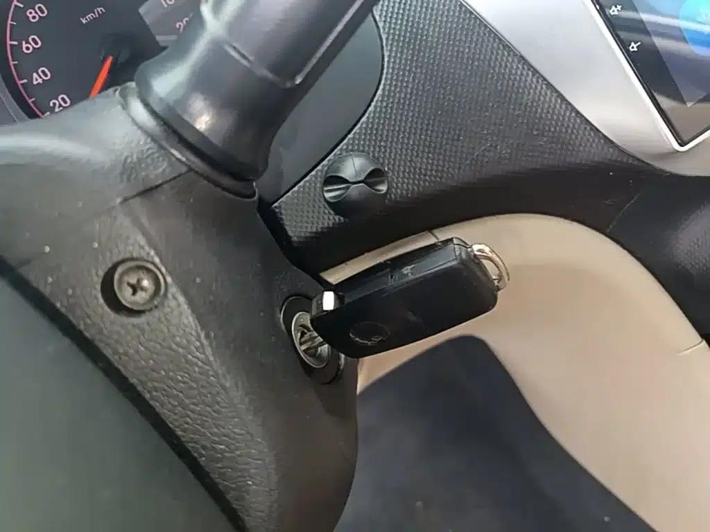 2014 Hyundai Reina 1.4L Automatic Intelligent GLS — миниатюра 9