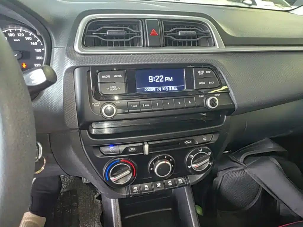 2017 Hyundai Reina 1.4L Automatic Premium Edition (China VI Emission Standard) — миниатюра 13