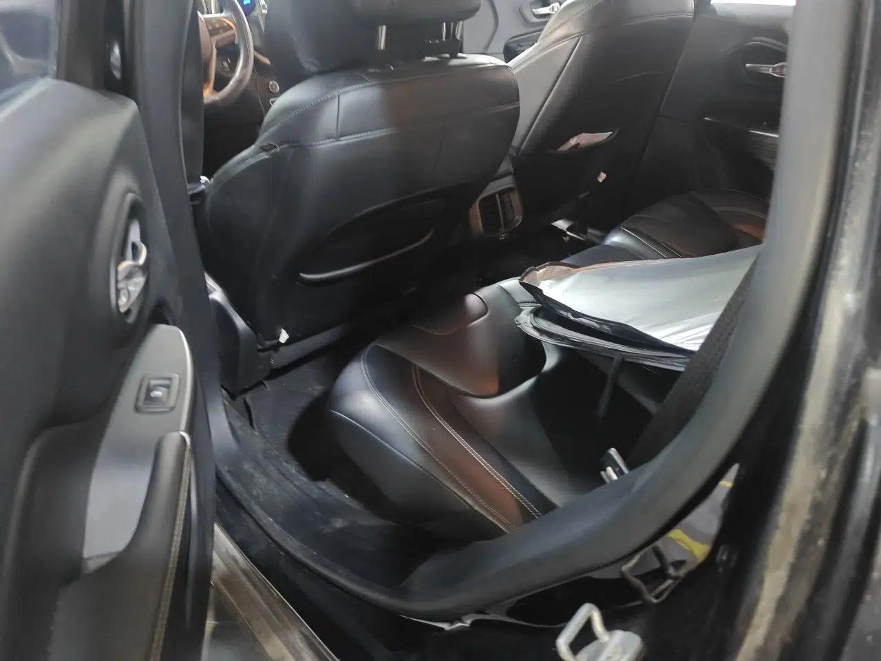 Jeep Cherokee 2016 2.4L Professional Smart Version — миниатюра 17