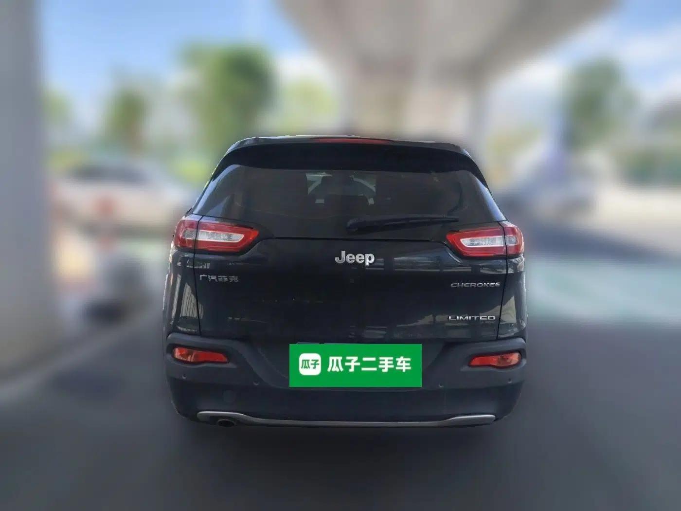 Jeep Cherokee 2017 2.0L Superior Edition — миниатюра 5