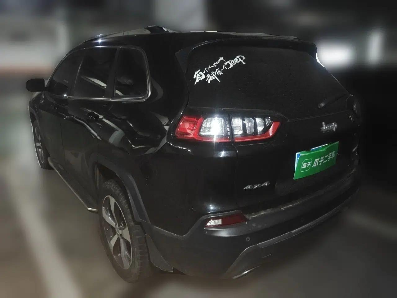 Jeep Cherokee 2019 2.0T Four-Wheel Drive Explorer Edition China V — миниатюра 4