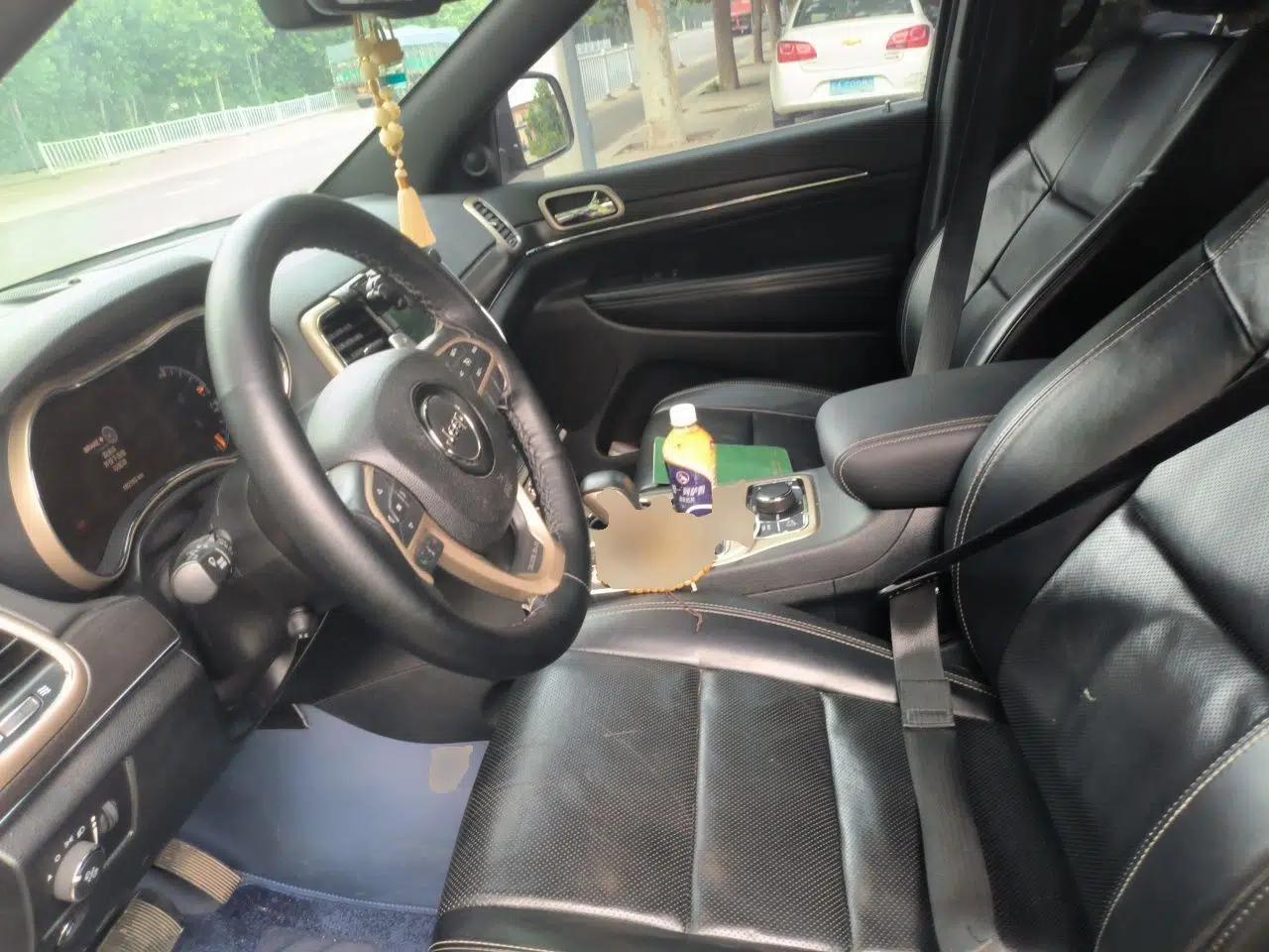 Jeep Grand Cherokee 2016 3.0L Elite Navigation Edition — миниатюра 15