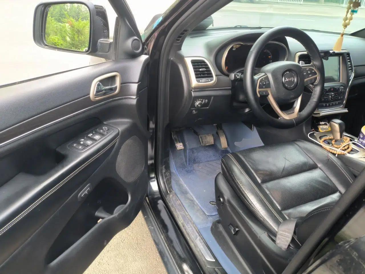 Jeep Grand Cherokee 2016 3.0L Elite Navigation Edition — миниатюра 16